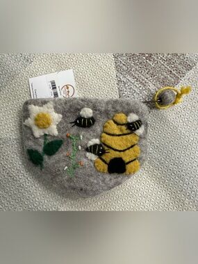Felt Bee Hive Pouch | NWT